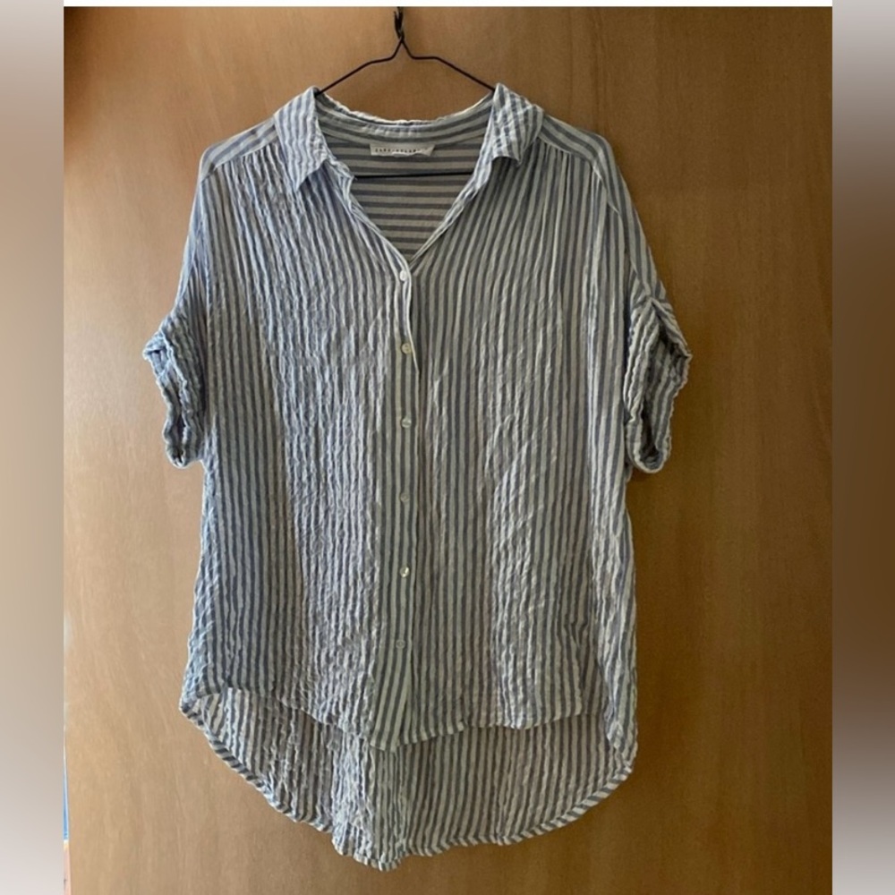 Oversized, short sleeve button up blue and white striped seer-sucker shirt